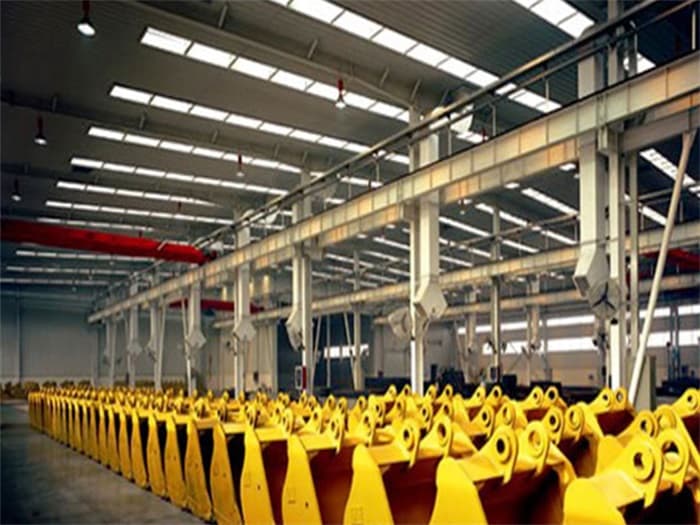 丽江徐工集团挖掘机装配车间